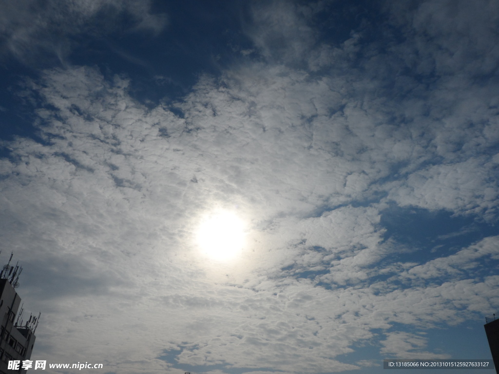 天空 蓝天