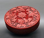 剔红花卉圆盒