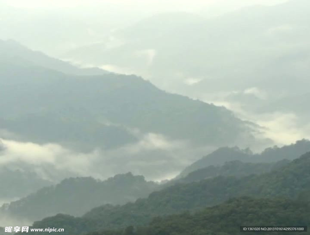 动态山峦烟雾视频素材