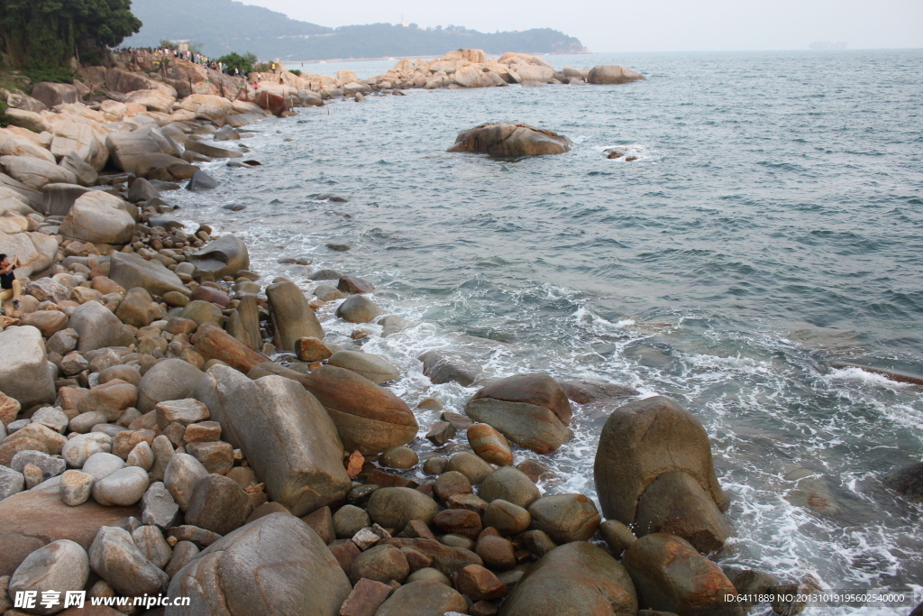 海边岩滩