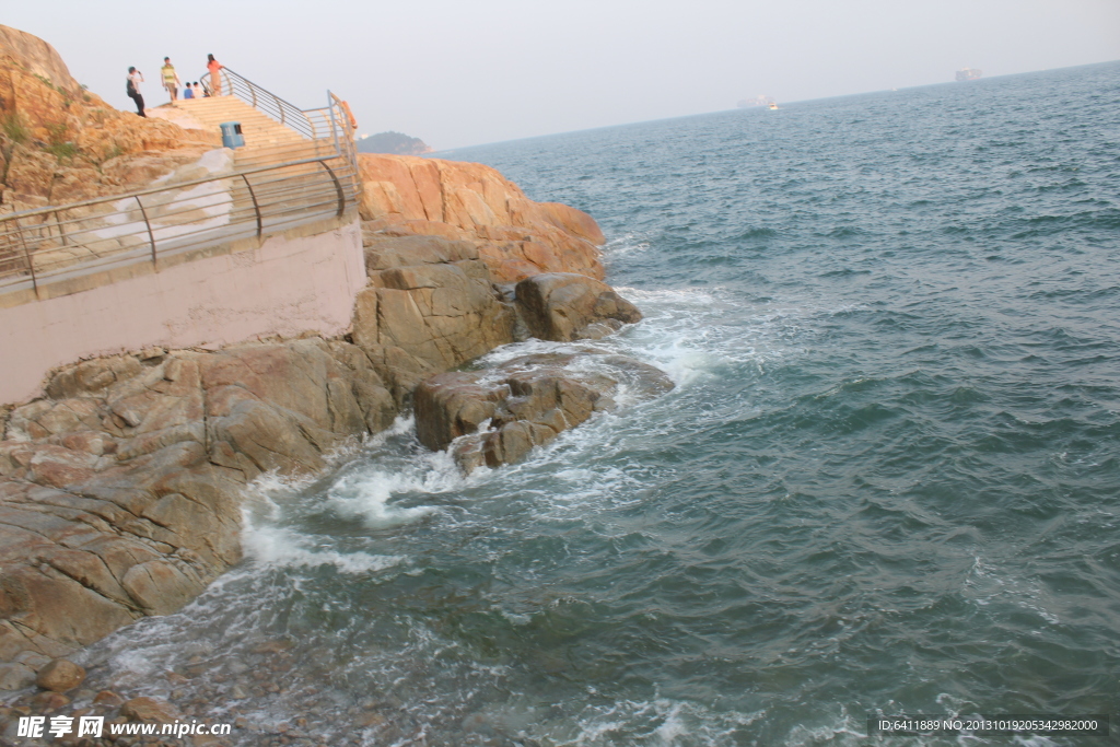 海边岩滩