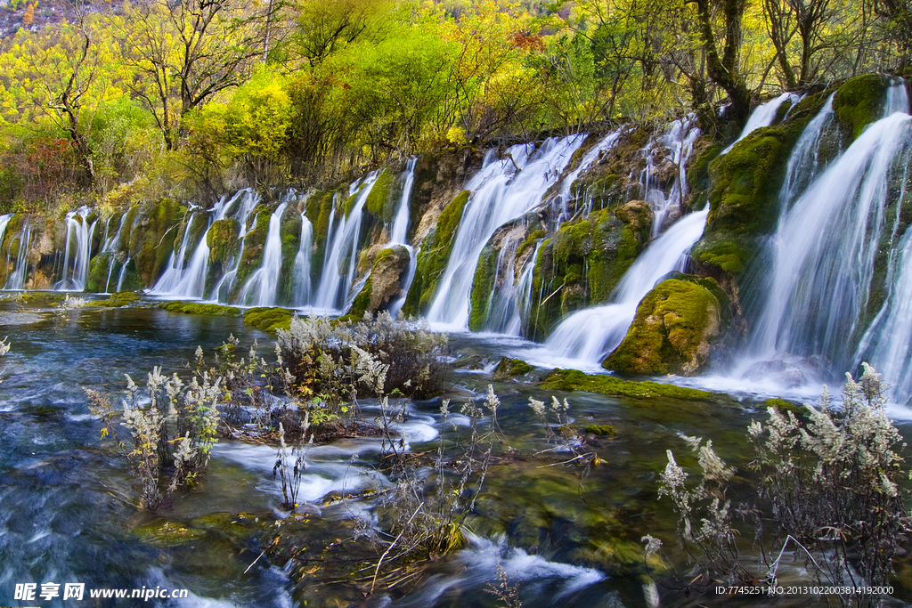 瀑布 溪流 山间流水