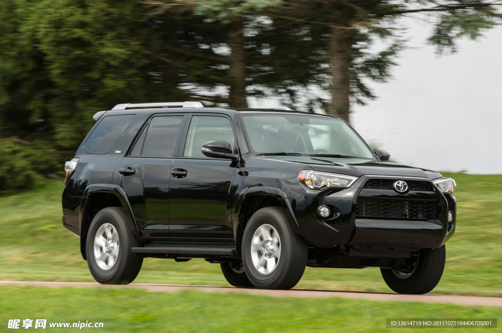 丰田 SUV 4ru