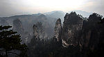 青松远山