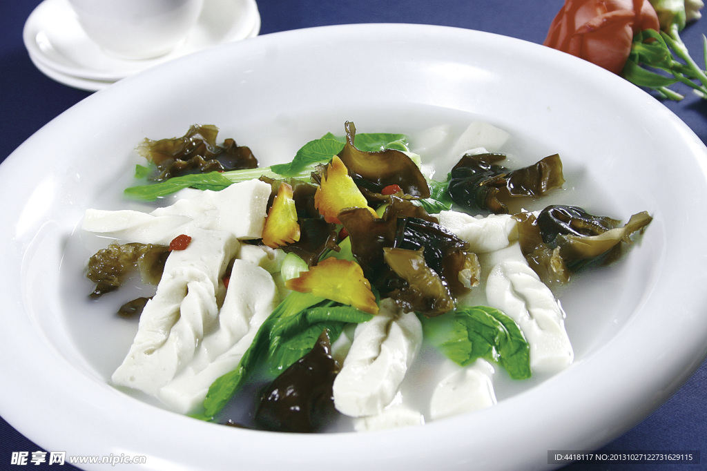 野生菌烩香豆腐