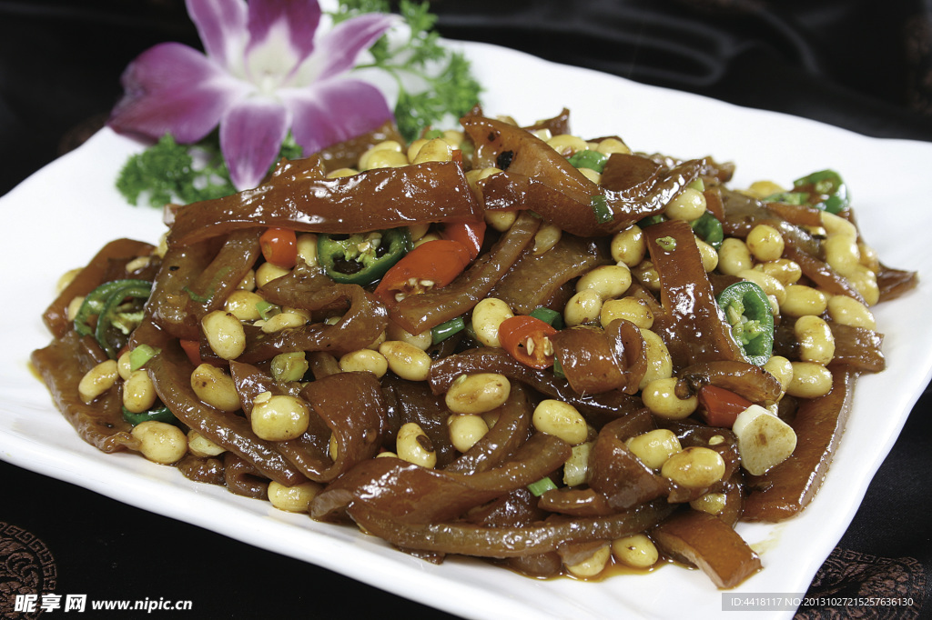 肉皮焖黄豆