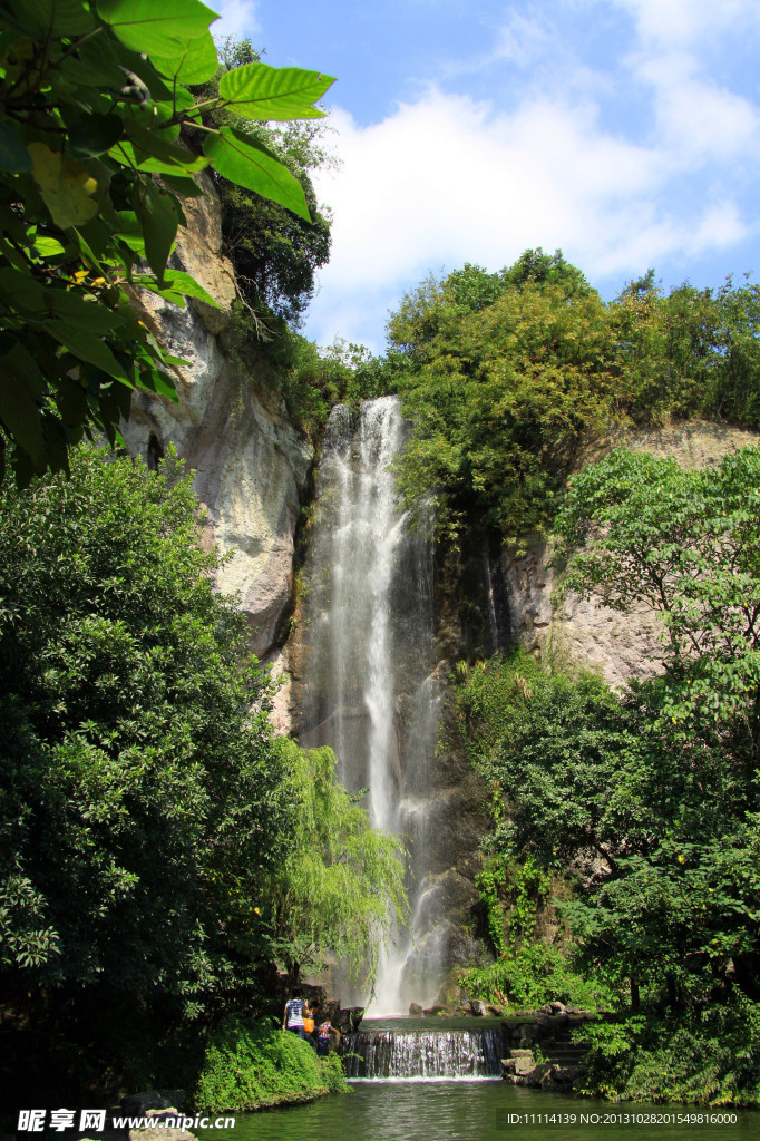 石山瀑布