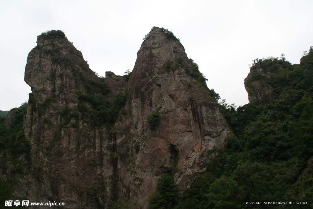 石桅岩