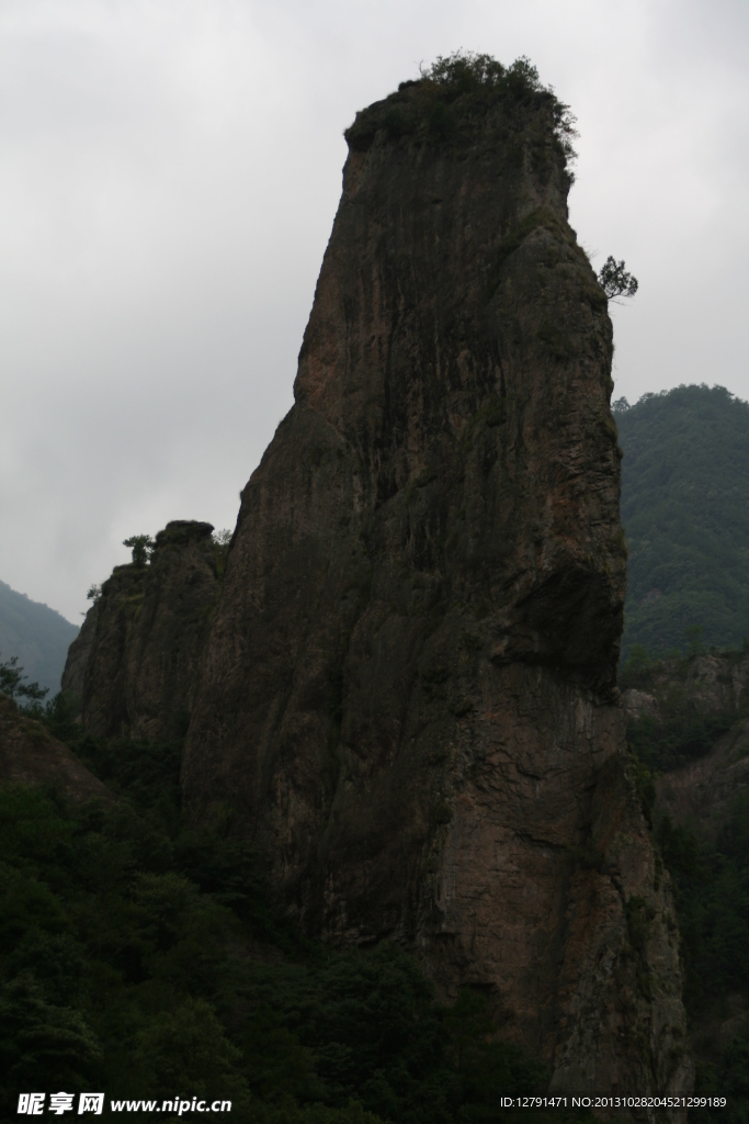 石桅岩