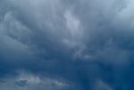 乌云翻滚暴风骤雨视频