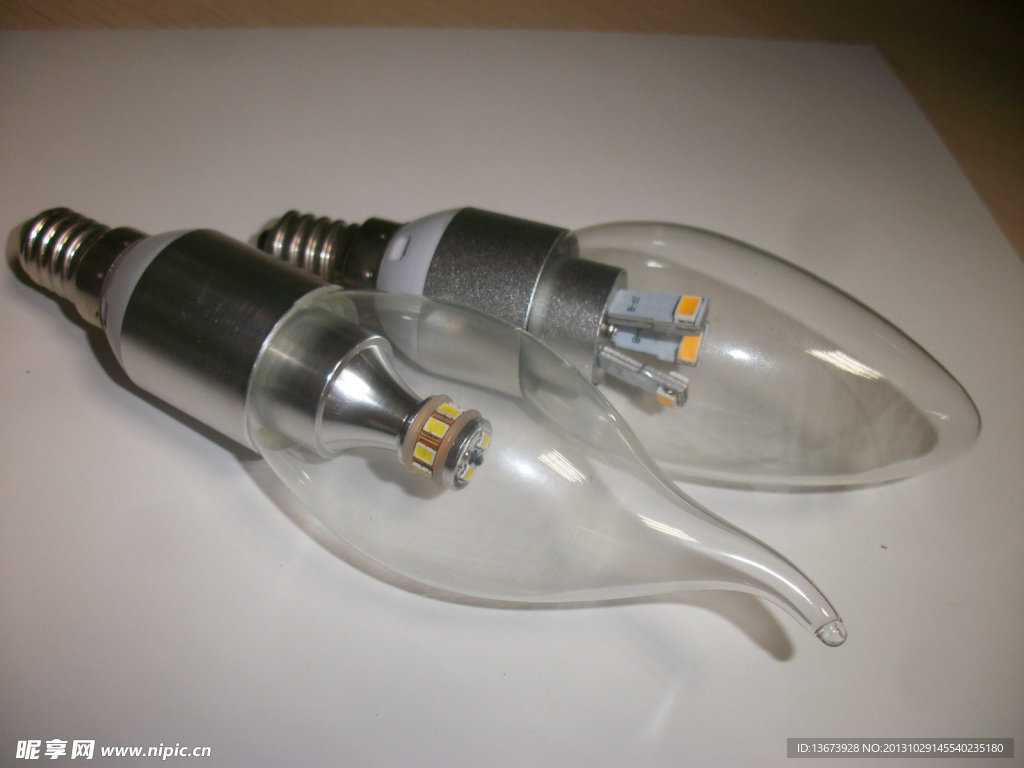 LED 灯泡 球泡