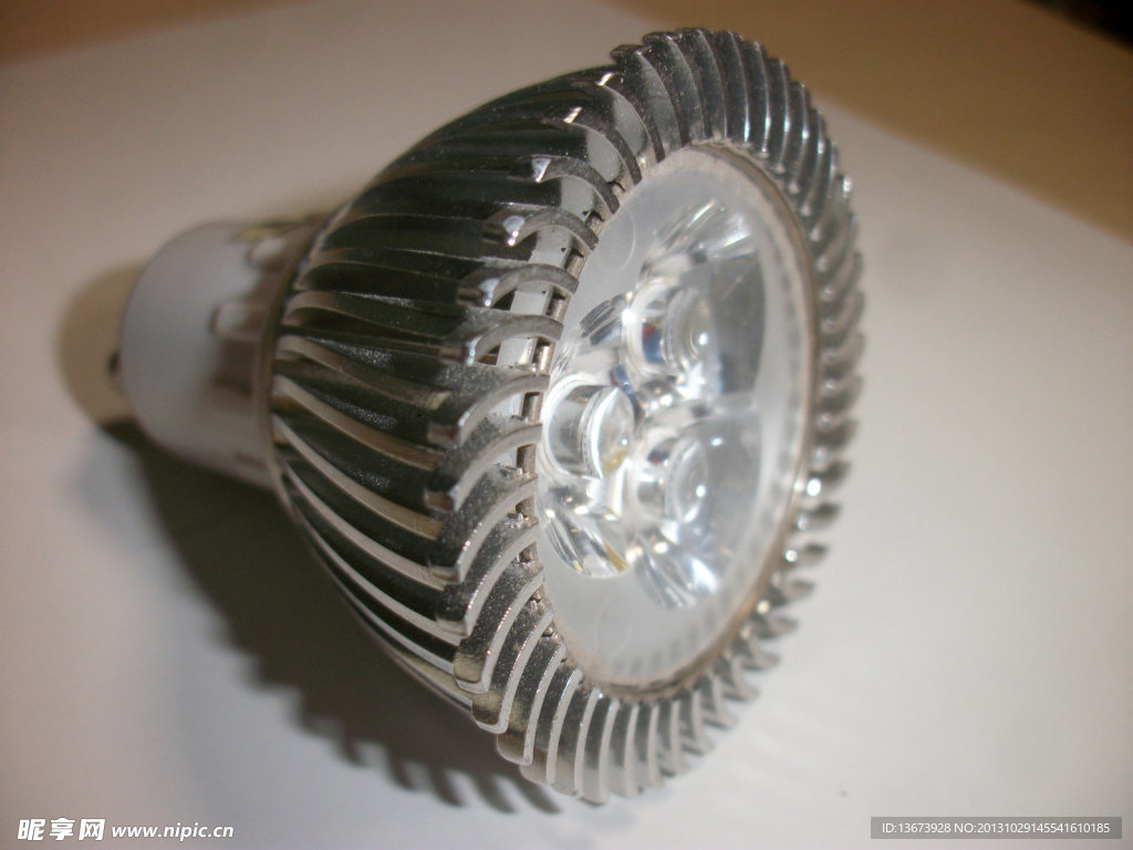 LED 灯泡 球泡