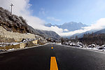马路高山风景图