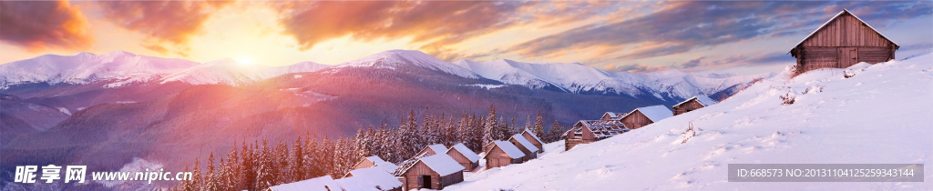 雪地山顶全景