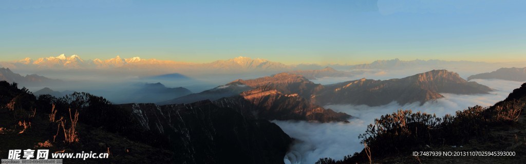 山峰云海