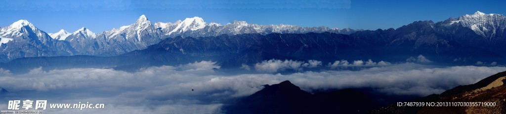 山峰云海