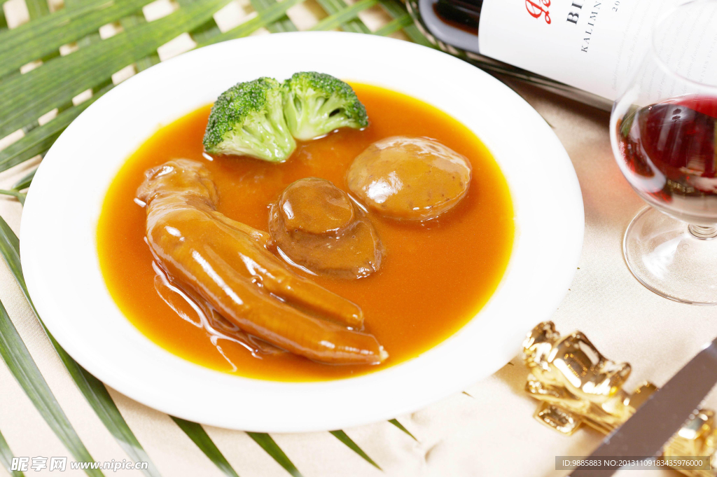 鲍汁扣鹅掌