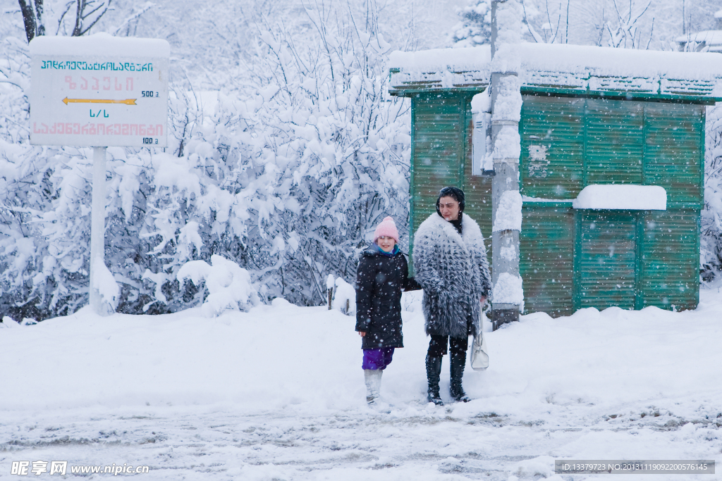 雪中公交站