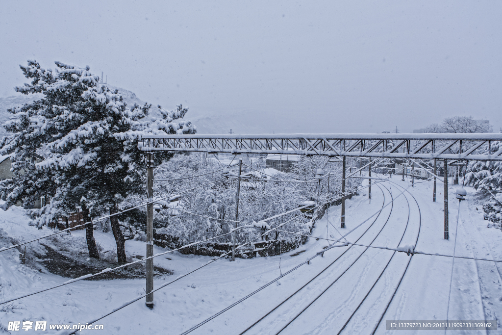 大雪覆盖 铁路