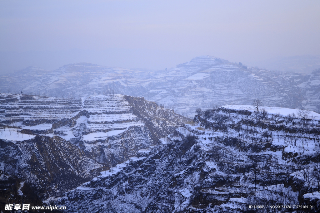 梯田雪景