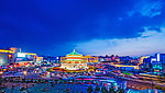 西安钟楼全景图