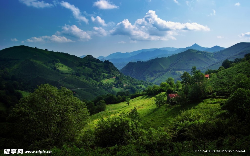 绿色 山 蓝天