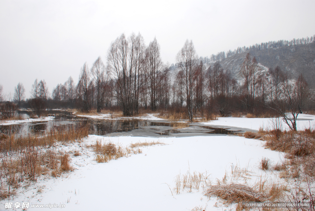 雪天不冻河风景