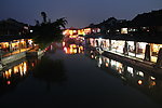 河边夜景