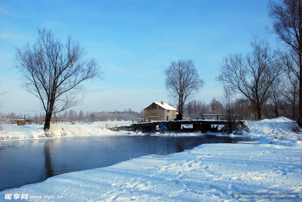 不冻河冬雪风景