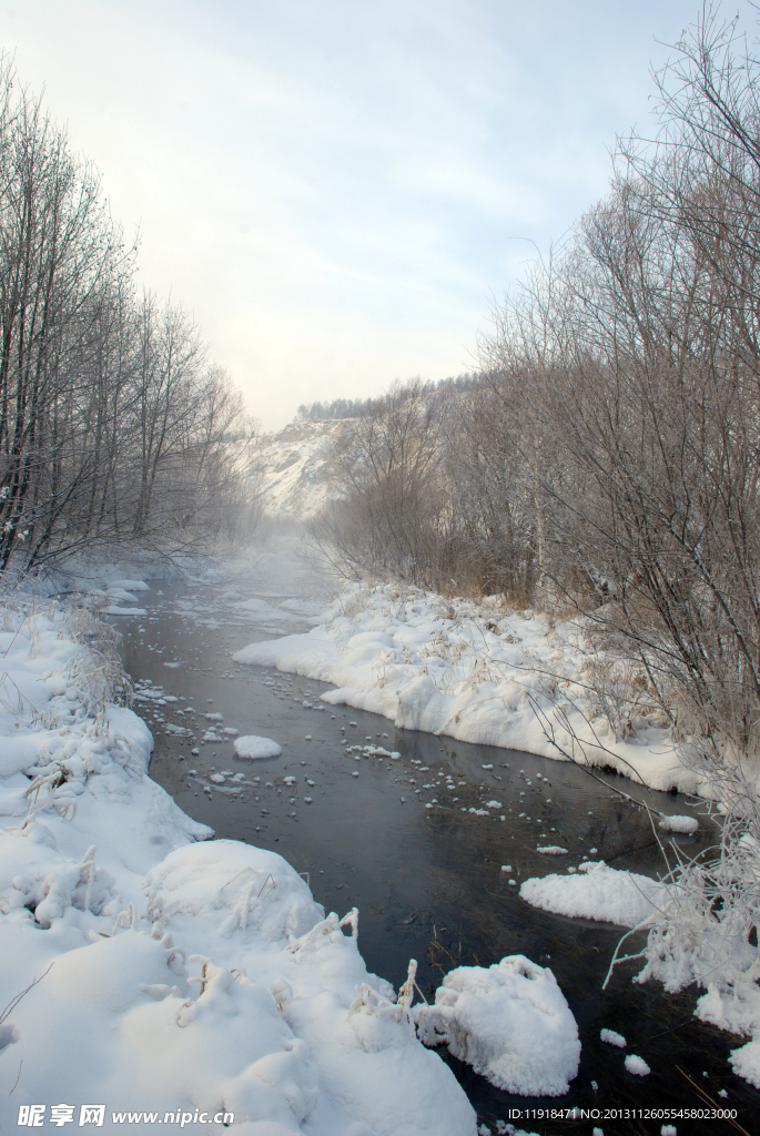 不冻河冬雪风景