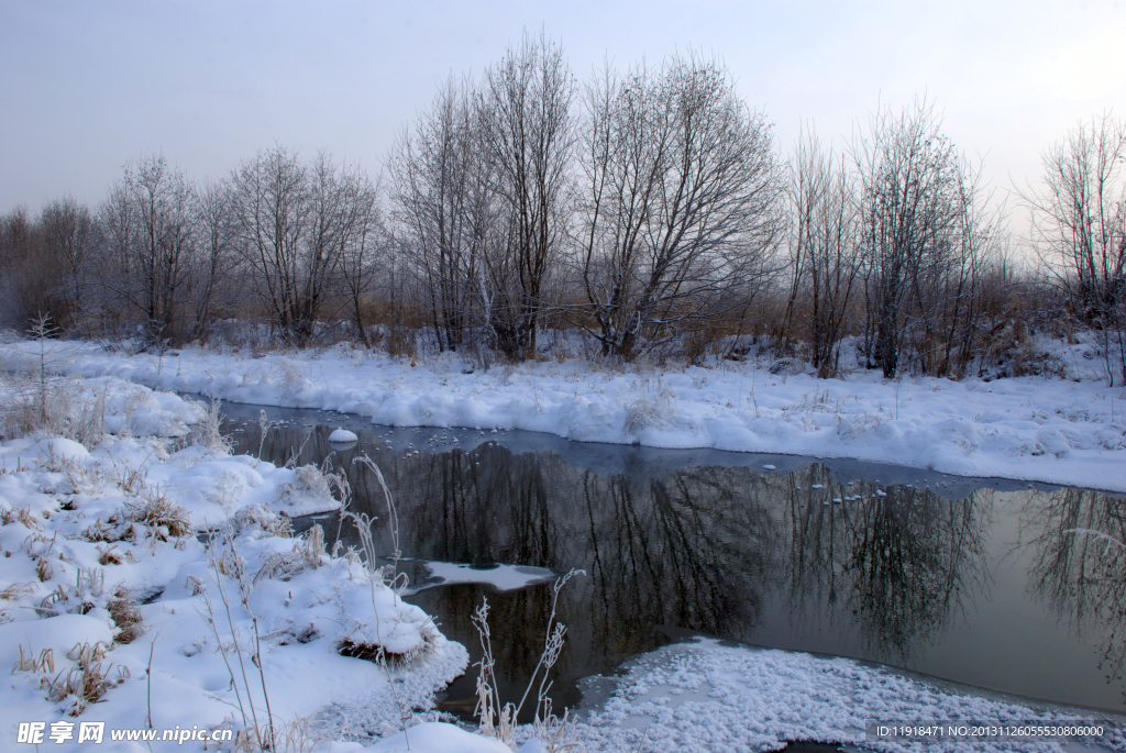 不冻河冬雪风景