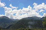 蓝天白云高山图