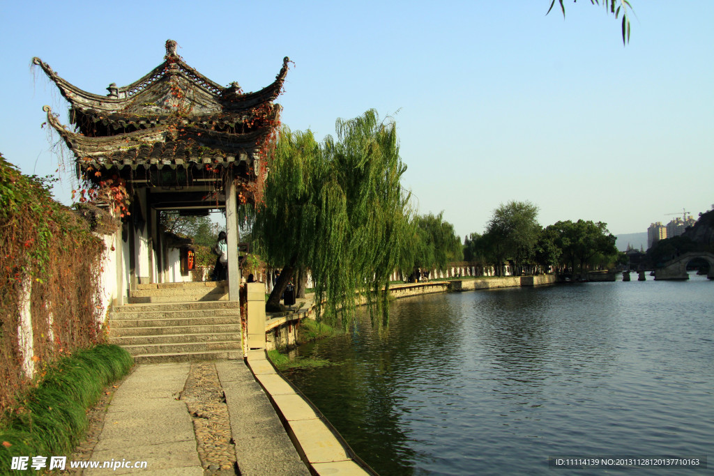 湖畔风景