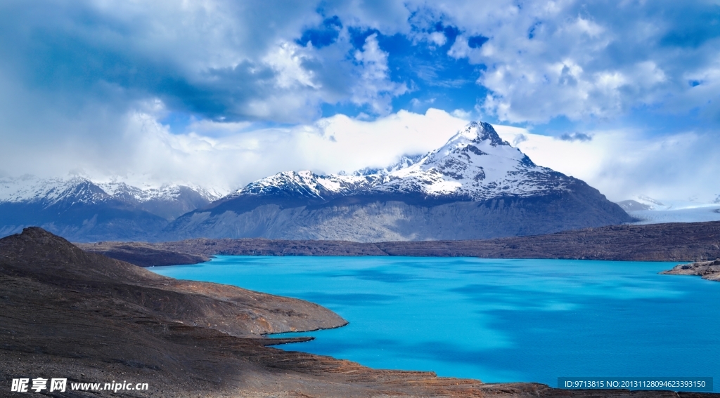 蓝湖美景