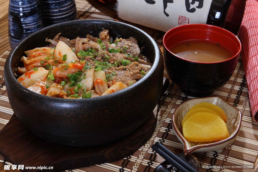 石锅牛肉饭