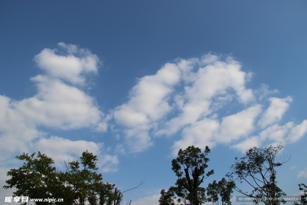 蓝蓝的天空