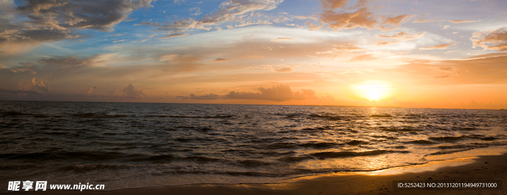 海岸夕阳美景