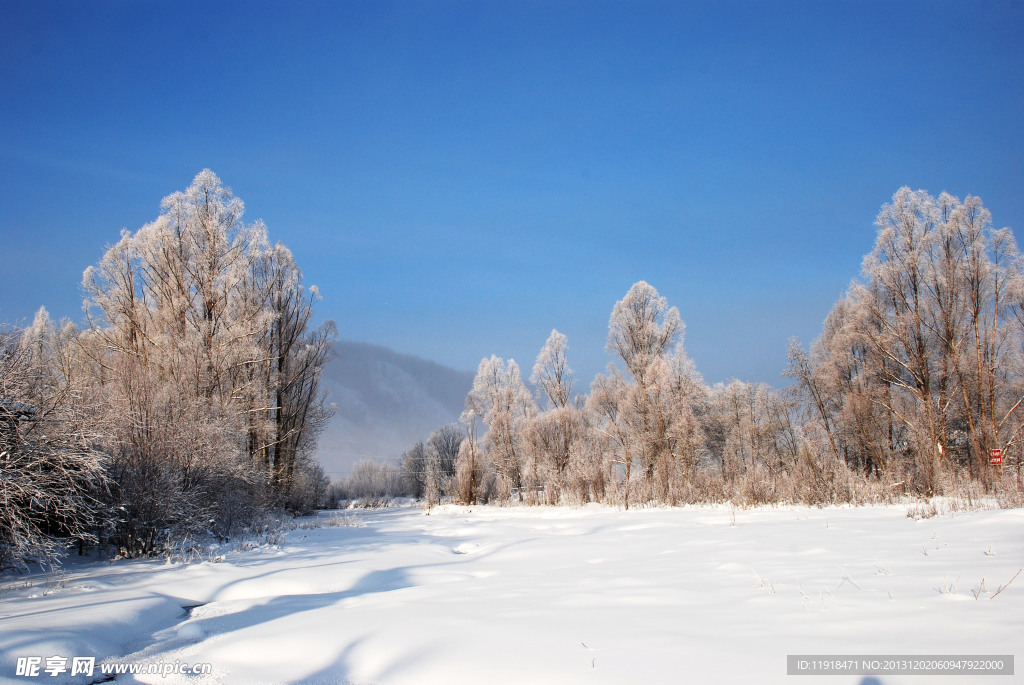 根河两公里半冬景