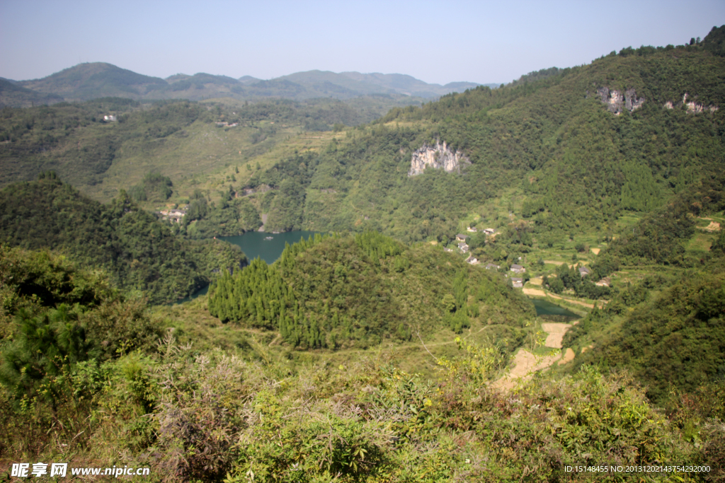 满江村自然风景俯视图