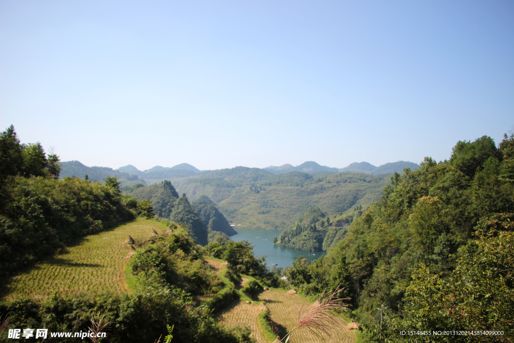 凤凰古城景区满江风景