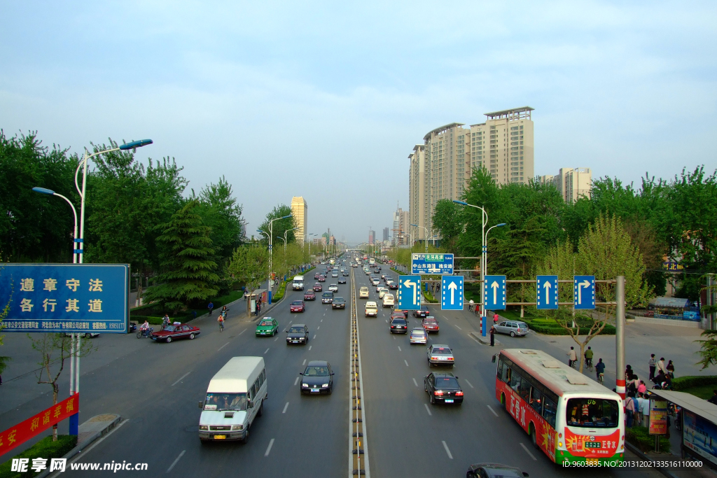 石家庄裕华路街景