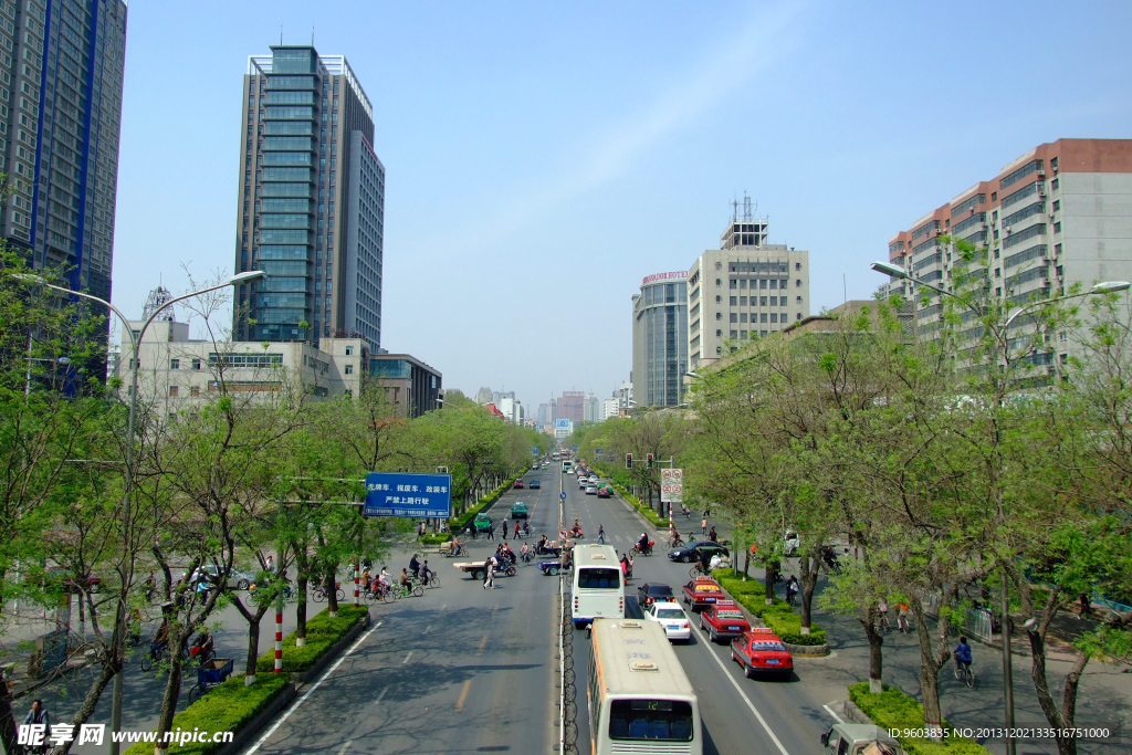 石家庄中山路街景