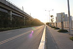 夕阳西下的马路