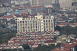 山下的建筑