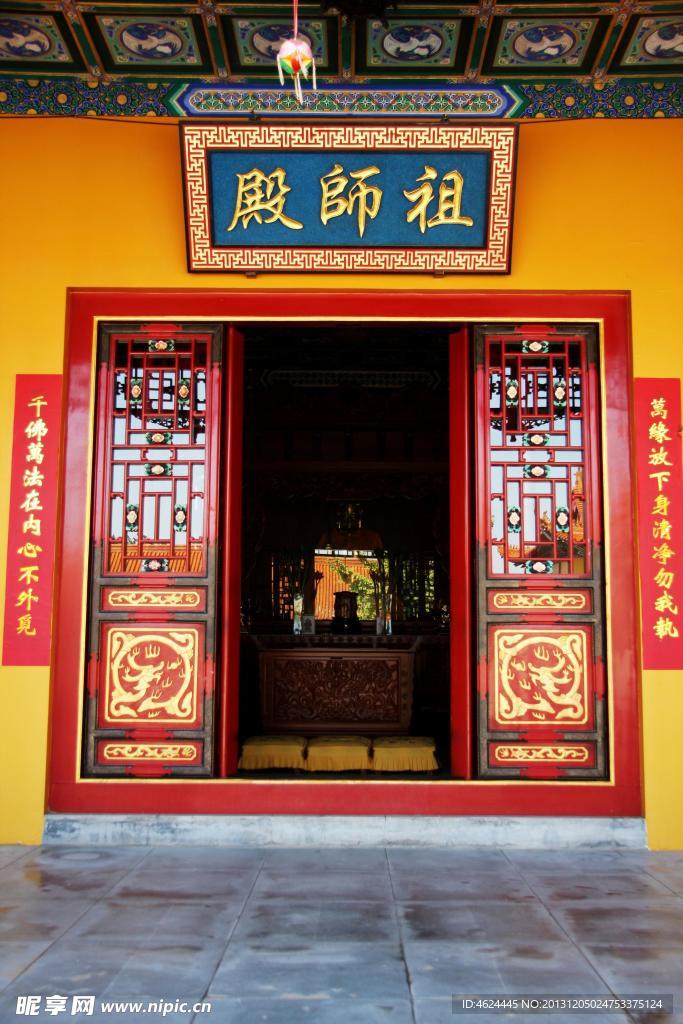 古建门