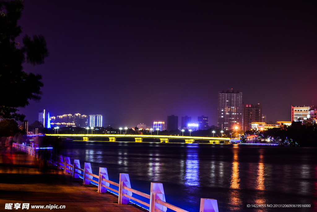 三亚河夜景