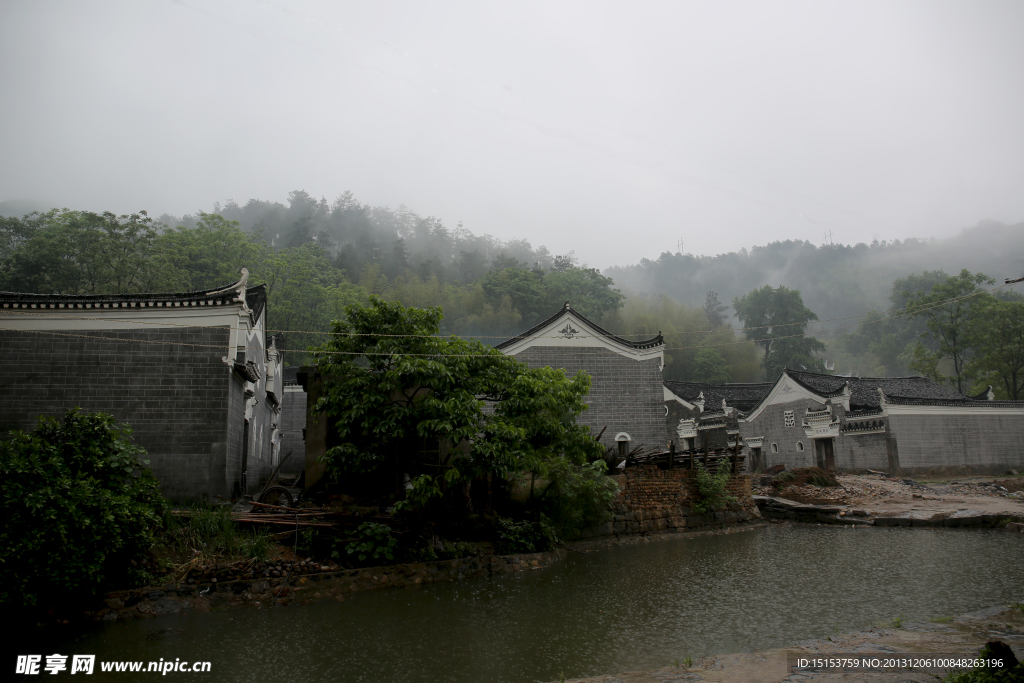 小龙古民居