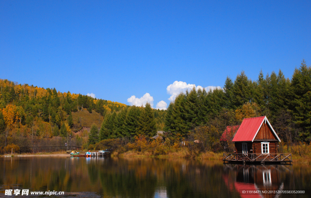 木屋度假村初秋风景