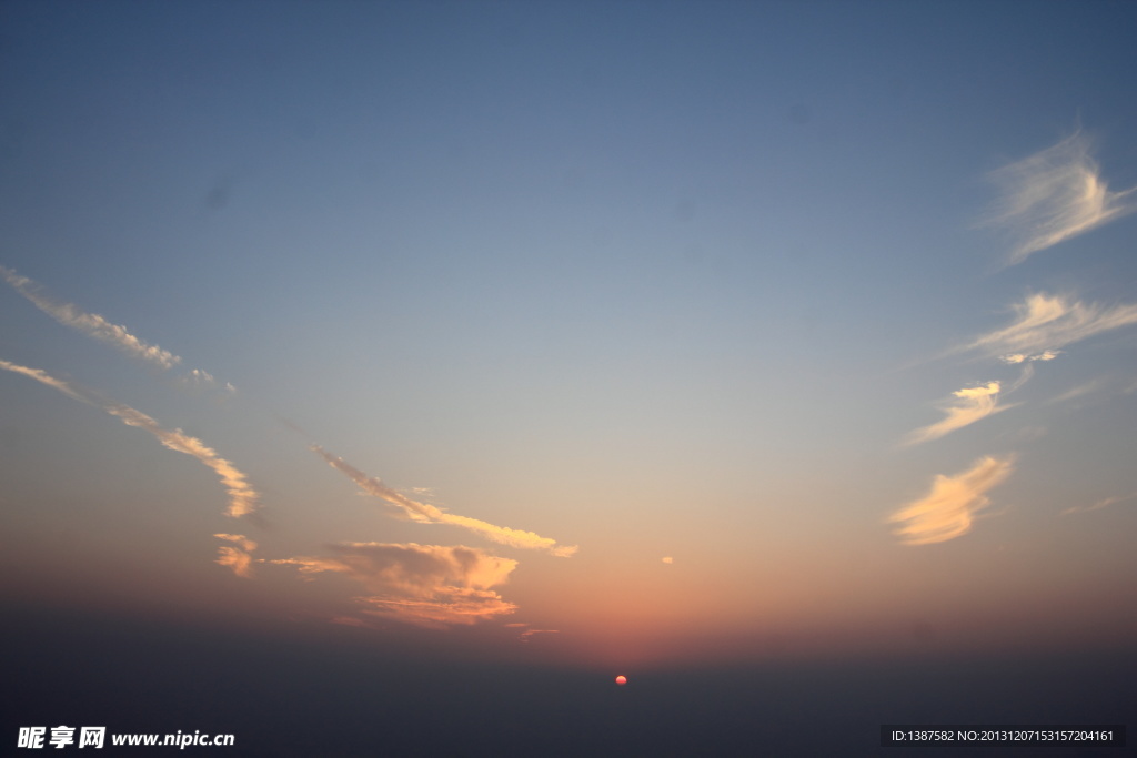 天空芦苇日落黄昏驴行