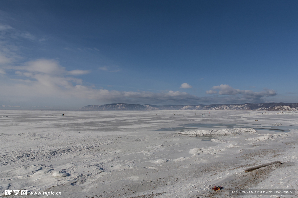 冰封的贝加尔湖
